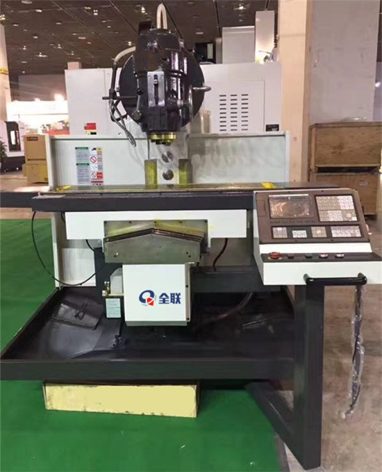 XK6140數(shù)控卧式(shi)銑床 XK6140數(shù)控卧式(shi)銑床