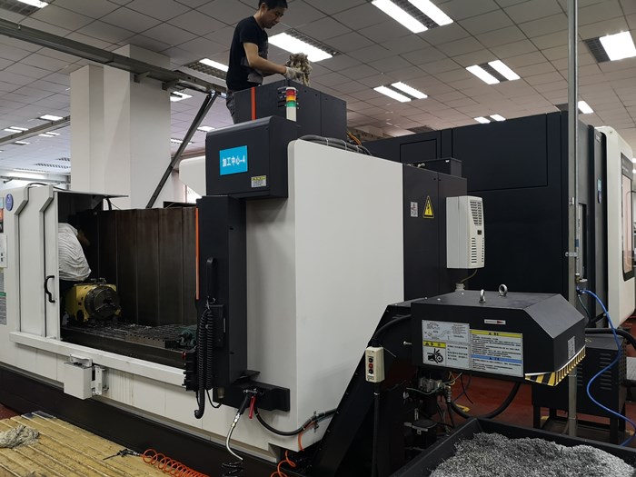 數控(kòng)機床 數控(kòng)機床