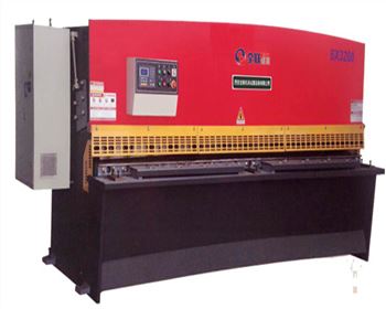 哪些配(pèi)件是液壓(yā)剪闆機設(she)備上不可(ke)缺少的?