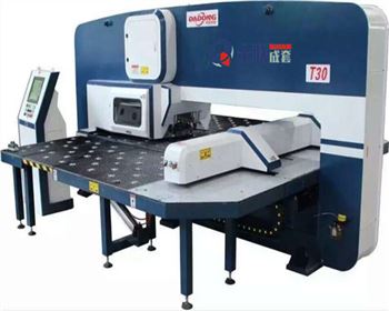 新疆閉(bì)式液壓(yā)數控轉(zhuan)塔沖床(chuang)