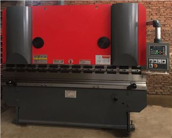 西(xī)安市長(zhang)安區黃(huáng)良古城(cheng)車輛廠(chang)