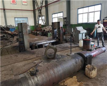 液(yè)壓三輥(gǔn)卷闆機(ji)大修改(gai)造