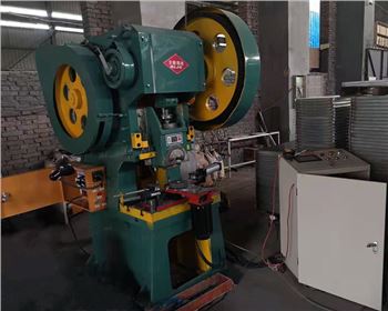 法蘭(lán)沖孔機(ji)